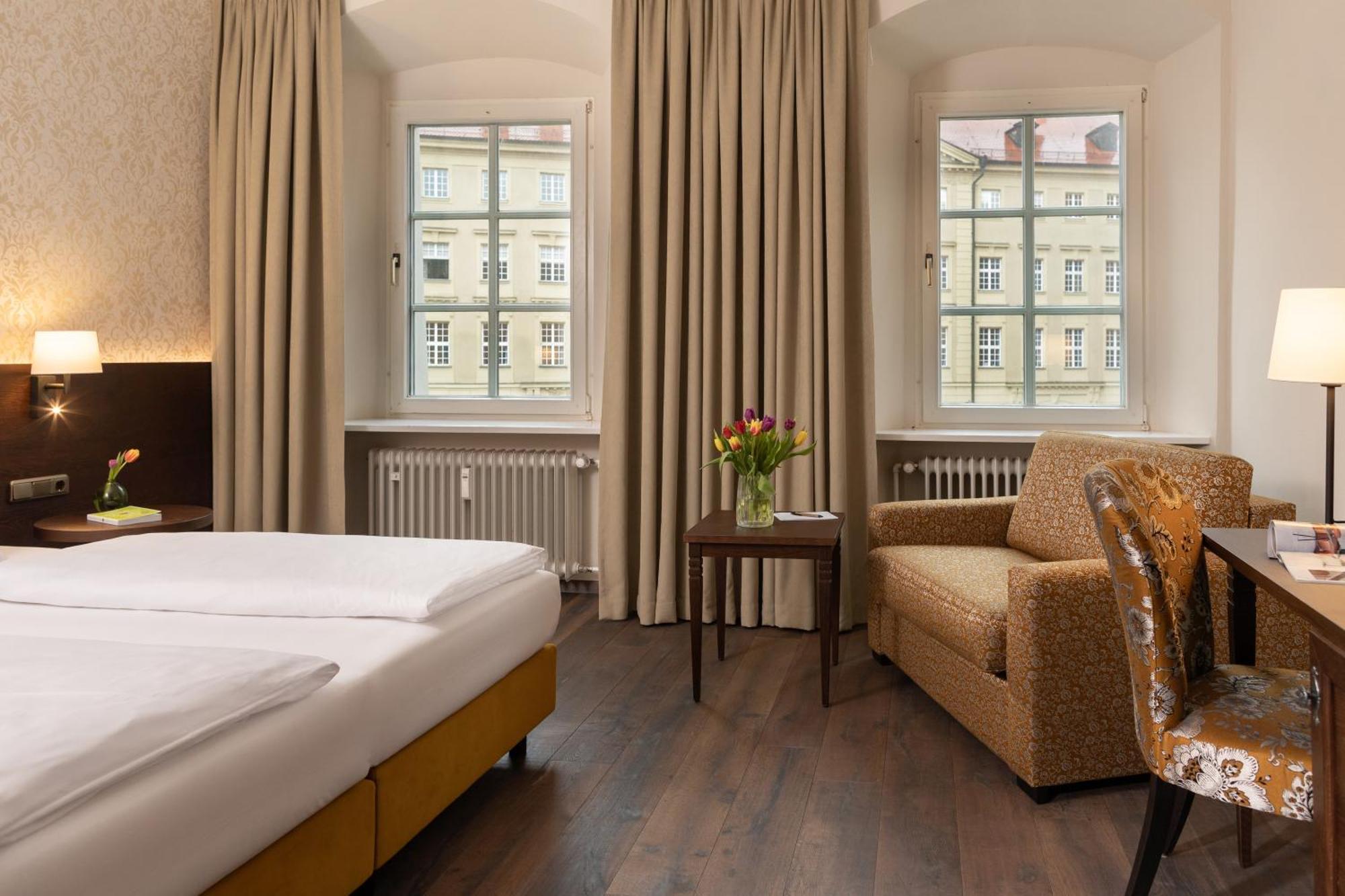 Altstadthotel Arch Hotel 4*